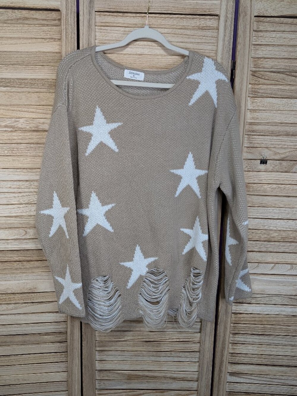 Zenana Taupe Sweater with White Star Motif Size XL